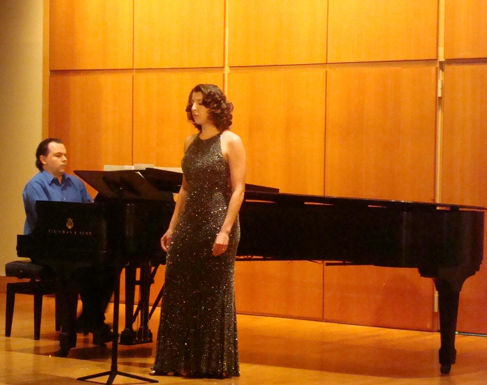 Crystal and João Paulo Casarotti performing Mahle's music in Rock Hall, Philadelphia